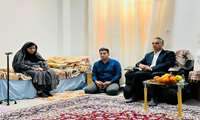 دیدار عیدانه فرماندار کنگان با خانواده های شهید فرحی و شهید عبدالله زاده