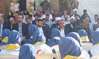 همزمان با آغاز سال تحصیلی جدید و تقارن آن با هفته دفاع مقدس، زنگ شروع مدارس در کنگان با حضور  فرماندار کنگان و به همراهی امام جمعه و اعضای شورای اداری شهرستان نواخته شد.